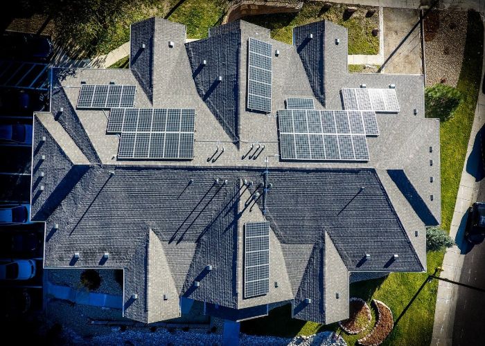 house with solar energy system