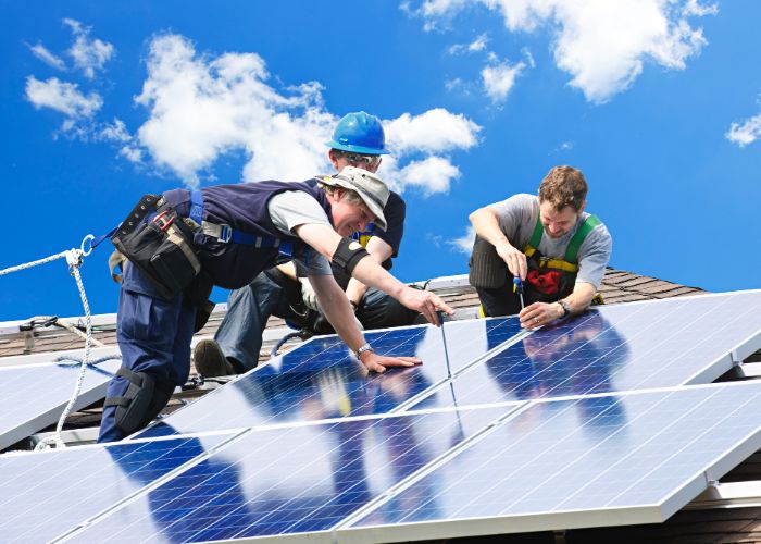 Contractors installing Rhode Island solar.
